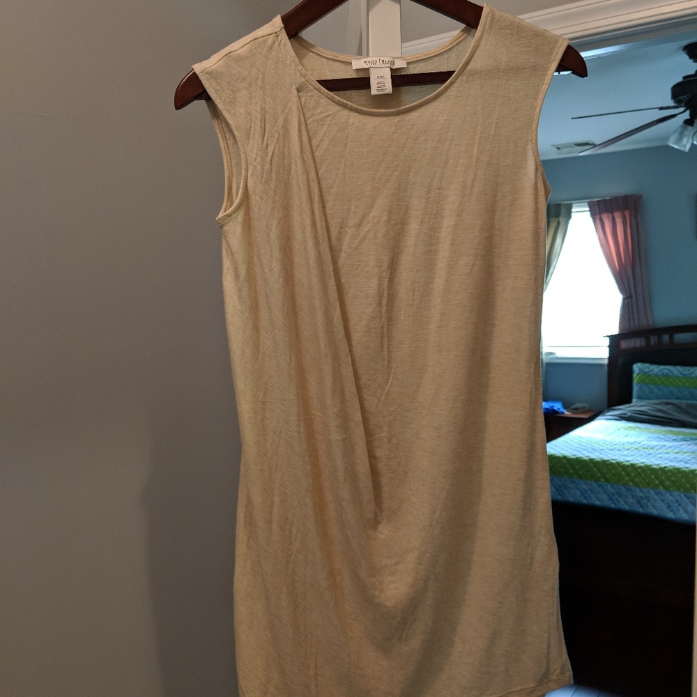 Long sleevless top